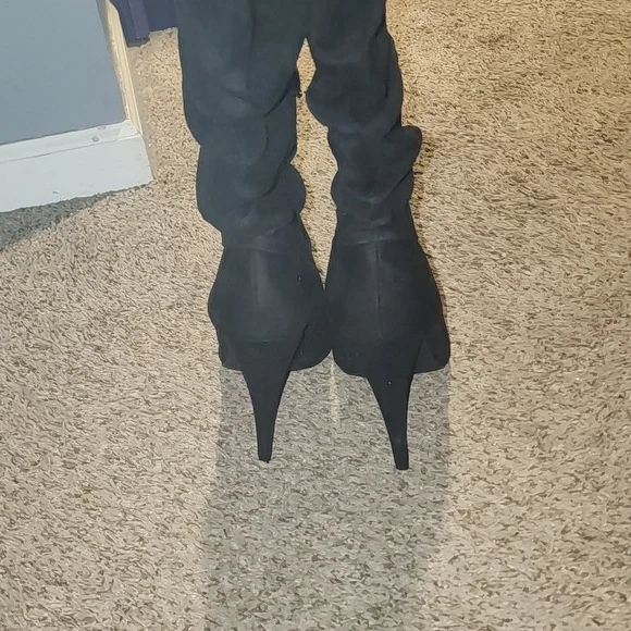 Knee high suede boots - Picture 6 of 9